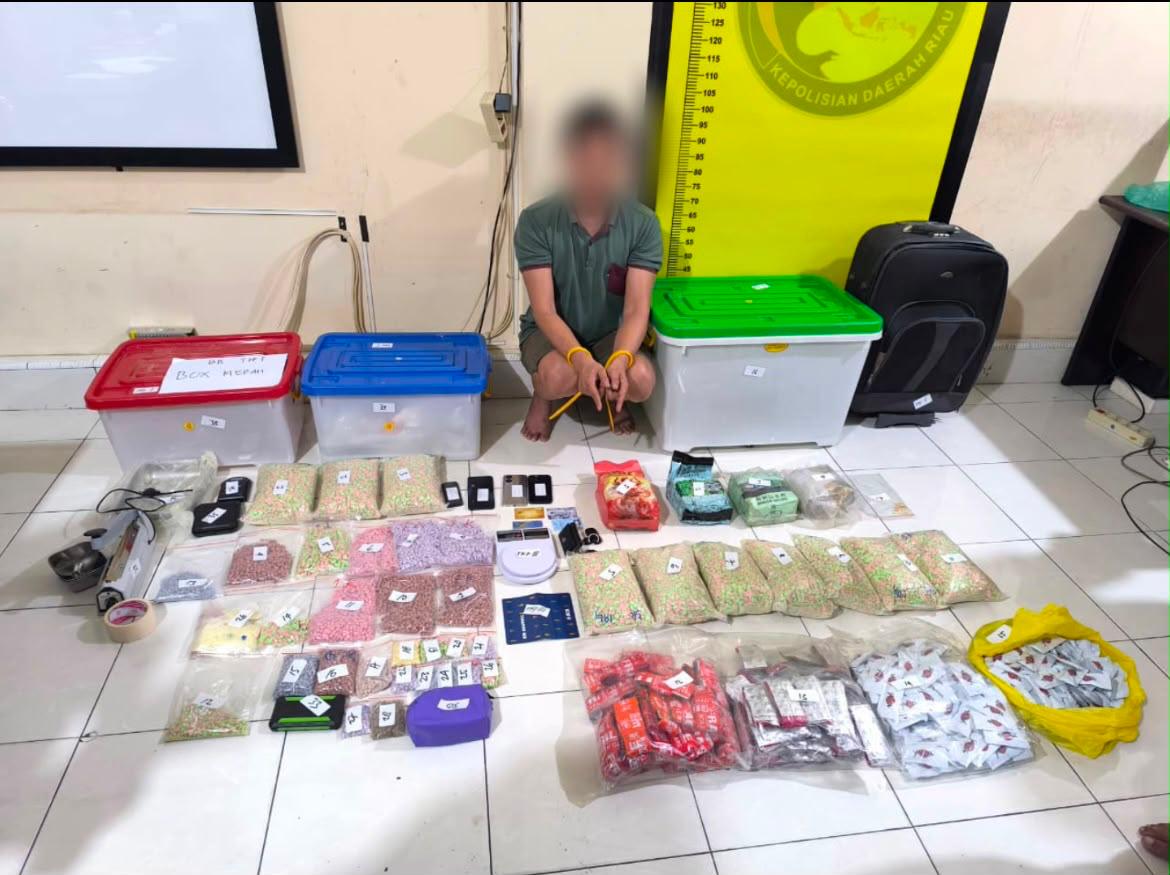 PEKANBARU, BALINEWS.ID – Subdit I Direktorat Reserse Narkoba Polda Riau bersama Satresnarkoba Polres Kampar membongkar dugaan gudang penyimpanan narkotika di K…