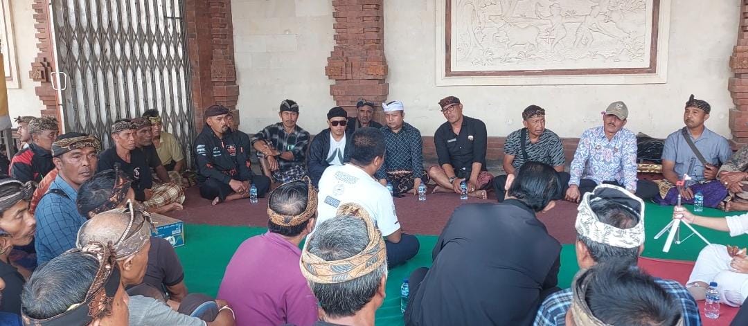 TABANAN, BALINEWS.ID - Kasus pengeroyokan yang menewaskan KD alias S warga Desa Sidetapa, terduga pencuri ayam  yang kini menyeret lima warga Banjar Juwuk Legi…
