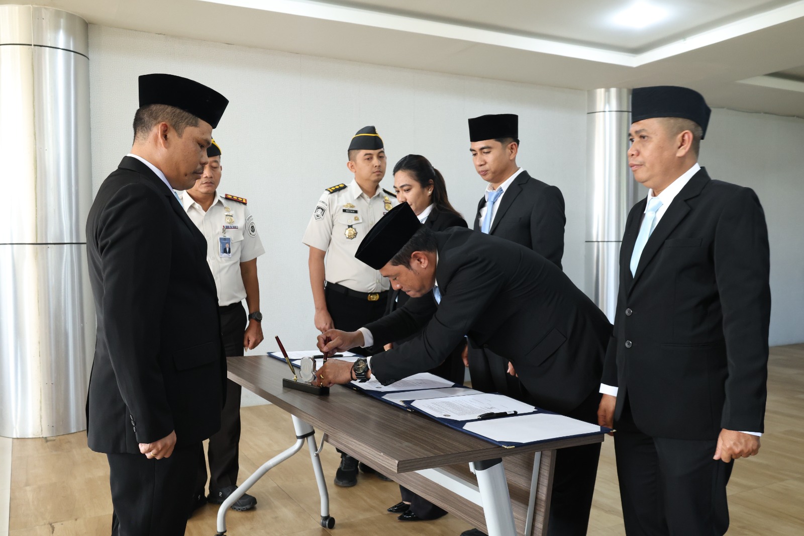 KUPANG, BALINEWS.ID – Kepala Kantor Wilayah Direktorat Jenderal Imigrasi Nusa Tenggara Timur (NTT), Saroha Manullang, menekankan pentingnya integritas, profesi…