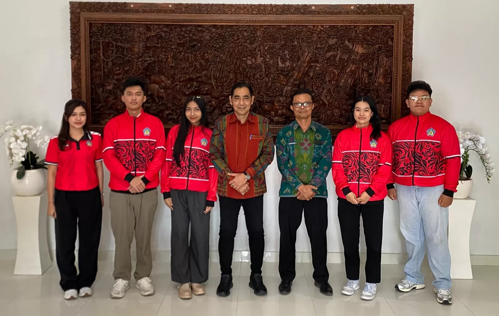 DENPASAR, BALINEWS.ID – Empat putra-putri terbaik Bali yang memboyong suara emas resmi bergabung dalam Paduan Suara Gita Bahana Nusantara (GBN) 2026. Mereka di…