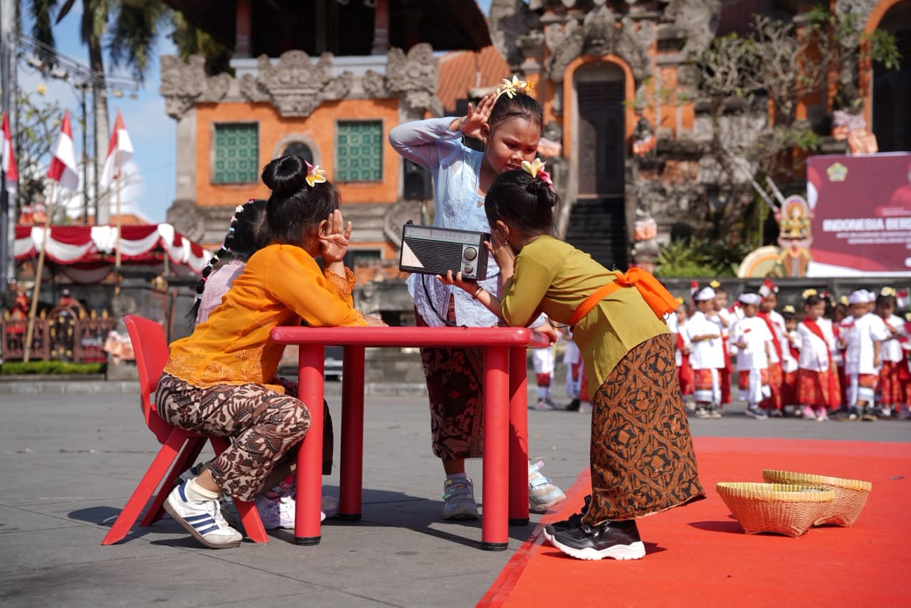 GIANYAR, BALINEWS.ID — Pemerintah Kabupaten Gianyar resmi mendeklarasikan Gerakan Gianyar Wajib Belajar 1 Tahun Prasekolah (Gelari Gianyar Wajar). Inisiatif in…