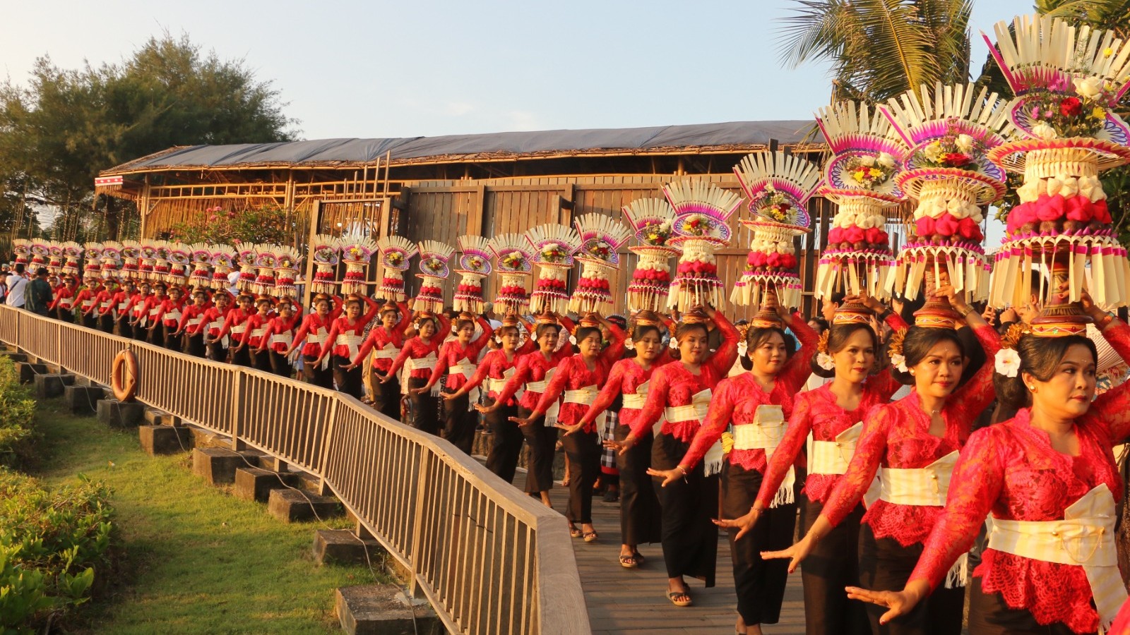 TABANAN, BALINEWS.ID – Tanah Lot Art and Food Festival VII tak hanya dipersiapkan sebagai ajang hiburan dan promosi destinasi wisata. Gelaran yang berlangsung …