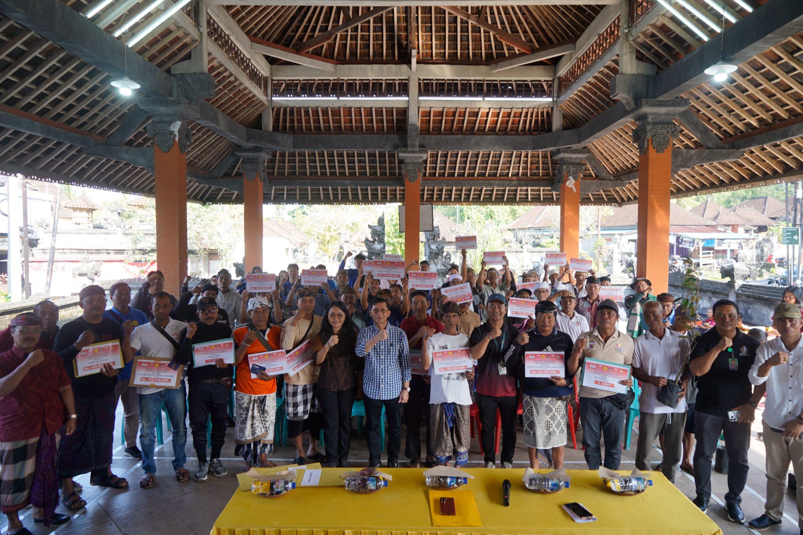 SEMARAPURA, BALINEWS.ID – Pemerintah Kabupaten Klungkung menerima bantuan pembangunan infrastruktur irigasi dan alat mesin pertanian (alsintan) dari Kementeria…