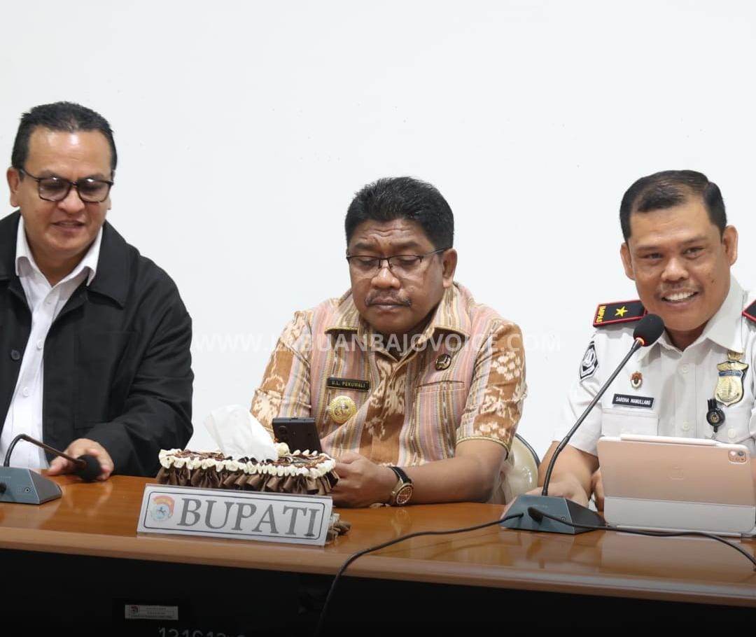 WAINGAPU, BALINEWS.ID — Pemerintah Kabupaten Sumba Timur bersama Kantor Wilayah Direktorat Jenderal Imigrasi Nusa Tenggara Timur memperkuat sinergi untuk mempe…