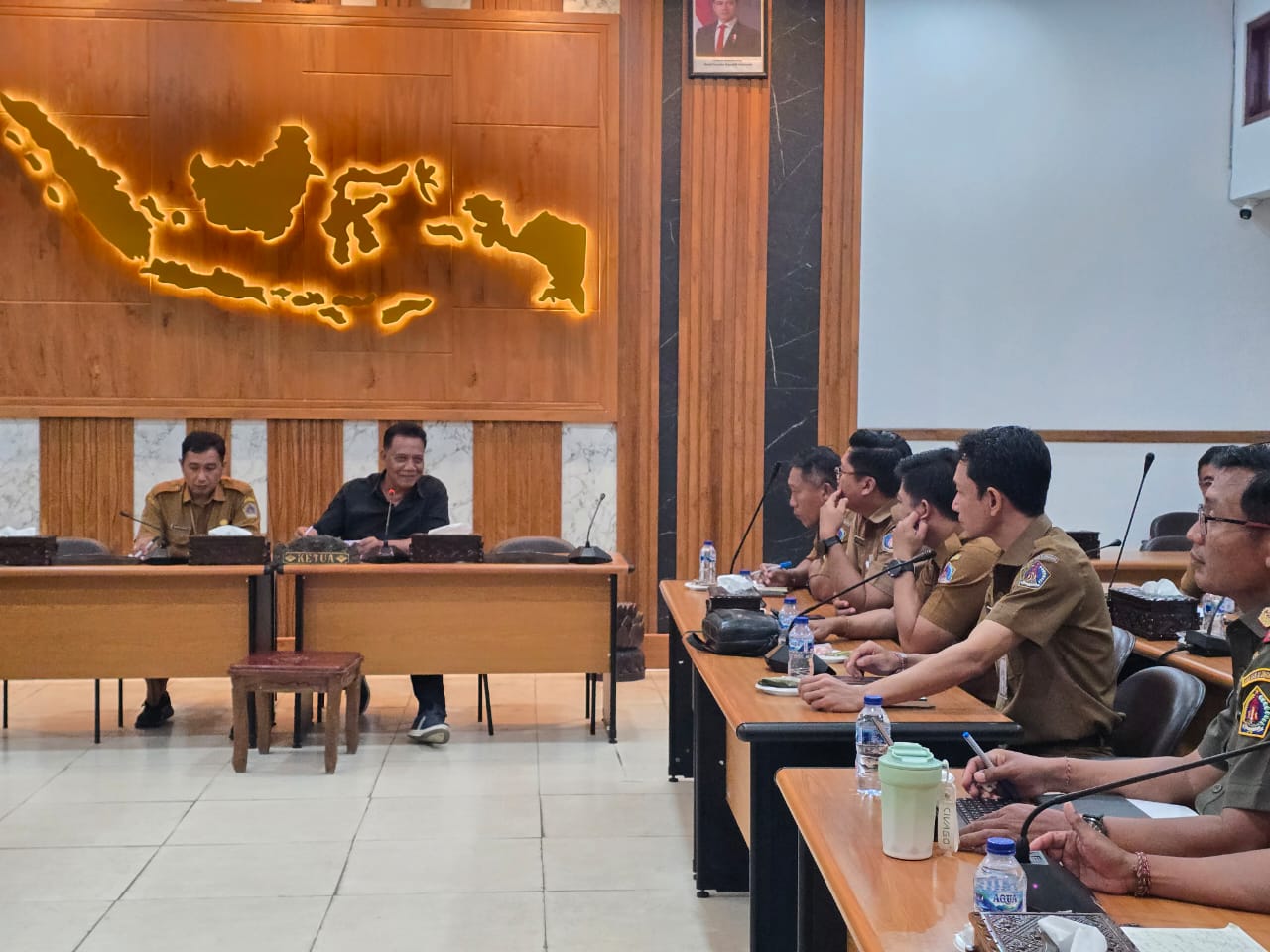 SEMARAPURA, BALINEWS.ID – Pendataan rumah kos menjadi sorotan dalam upaya memperkuat pengawasan terhadap penduduk nonpermanen di Kabupaten Klungkung. Ketiadaan…