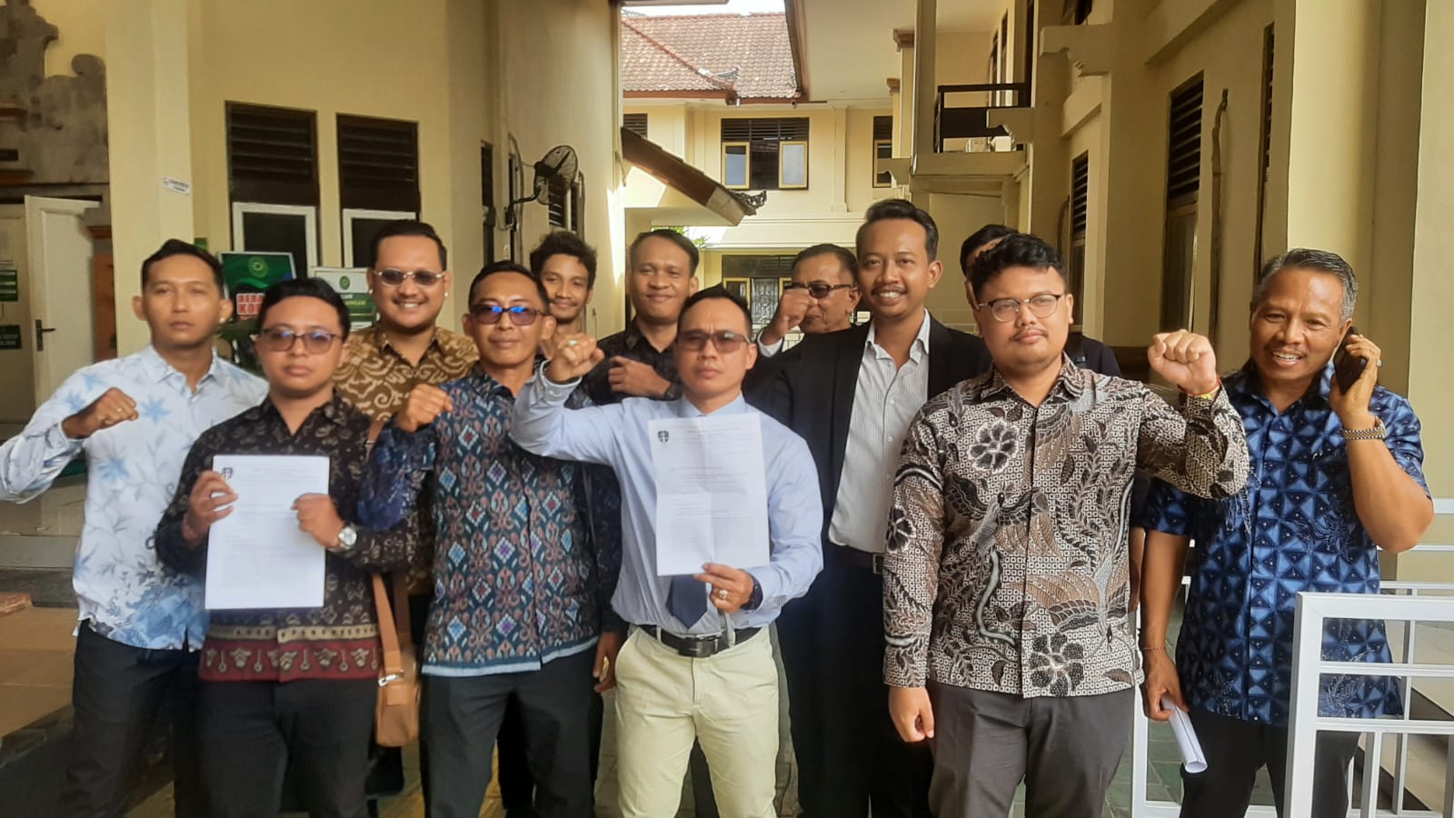 BALINEWS.ID, DENPASAR – Mediasi gugatan perdata senilai Rp25 miliar yang diajukan pengacara Togar Situmorang terhadap empat perusahaan media di Bali kembali me…