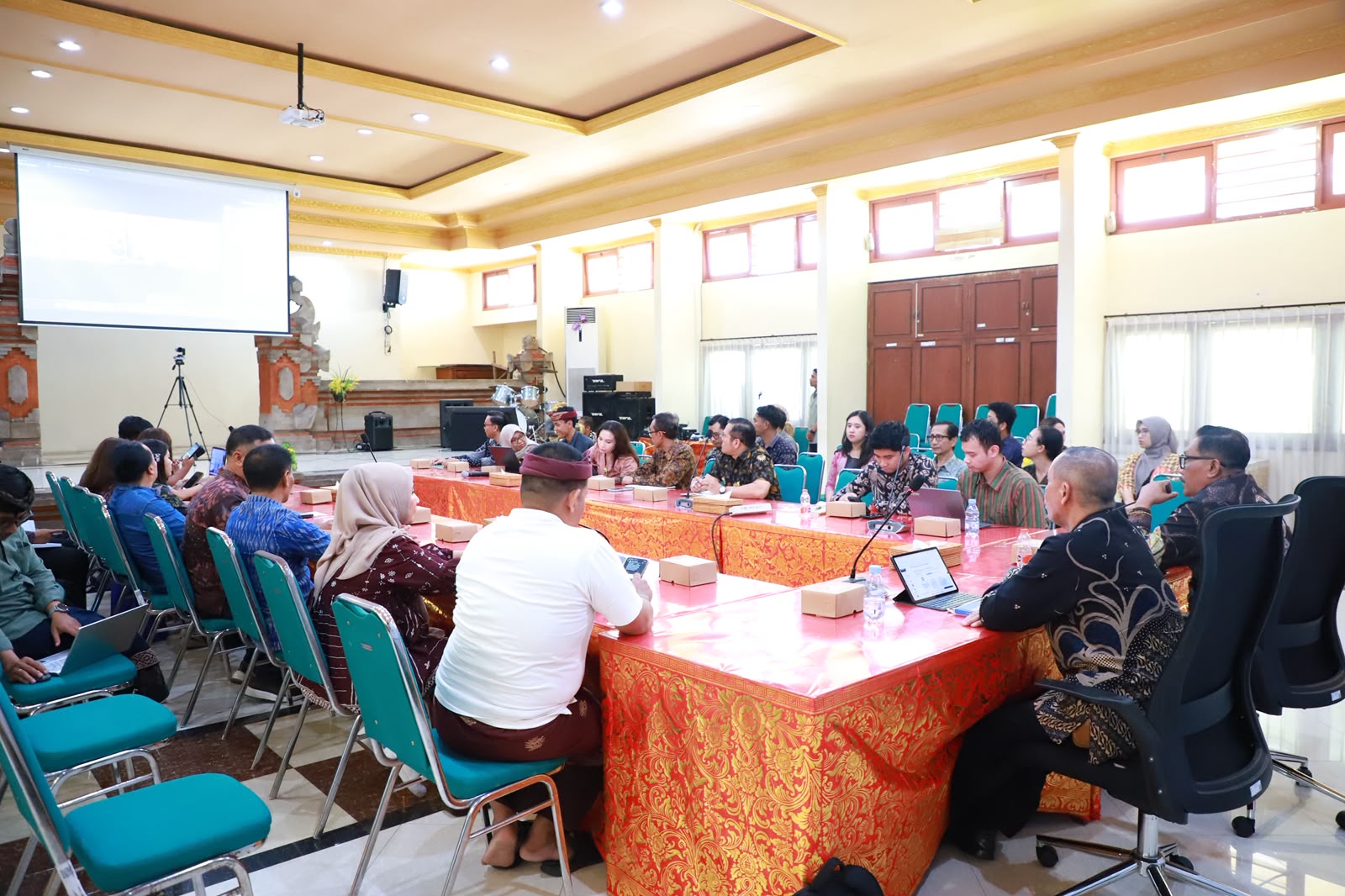 DENPASAR, BALINEWS.ID – Kantor Pertanahan Kabupaten Klungkung terus memperkuat upaya pencegahan dan penanganan kasus pertanahan melalui peningkatan koordinasi …