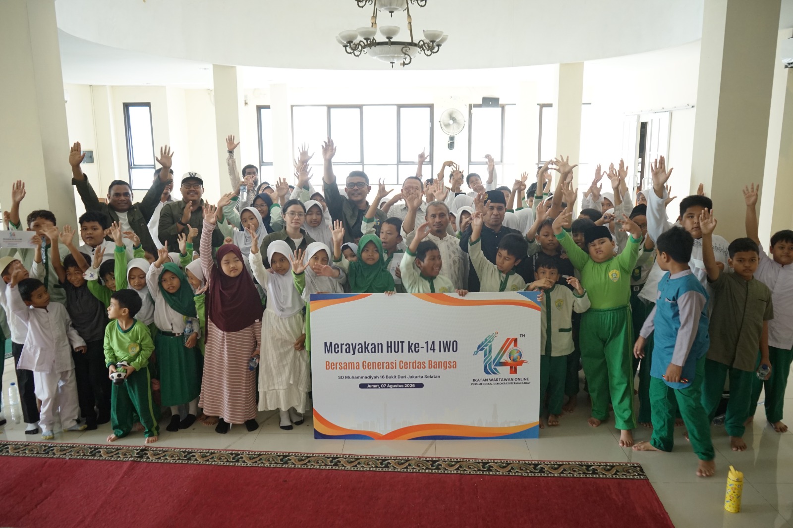 BALINEWS.ID, JAKARTA — Pengurus Pusat Ikatan Wartawan Online (PP IWO) memperingati hari ulang tahun ke-14 dengan menggelar kegiatan sosial di SD Muhammadiyah 1…