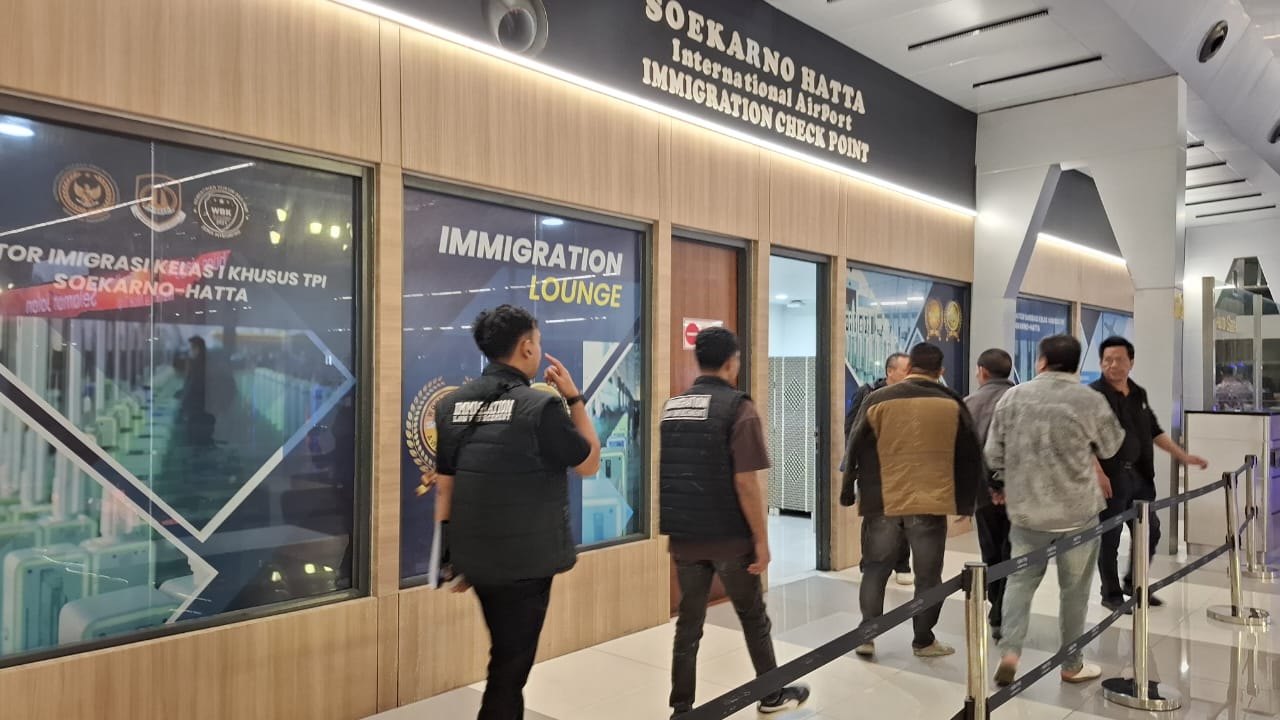 ATAMBUA, BALINEWS.ID — Kantor Imigrasi Kelas II TPI Atambua mendeportasi lima warga negara asing (WNA) asal Tiongkok yang dinilai melakukan kegiatan berbahaya …