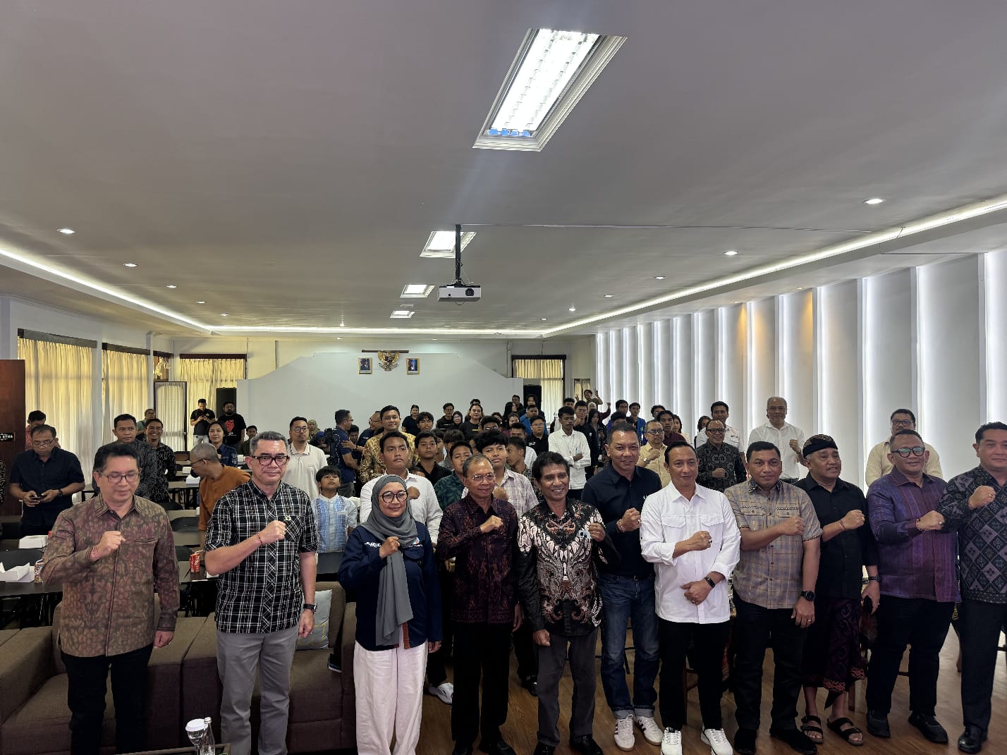 HUT IWO di Suport Sejumlah Instansi, Tegaskan Sinergitas DENPASAR — Peringatan Hari Ulang Tahun (HUT) ke-14 Ikatan Wartawan Online (IWO) Indonesia sekaligus HU…