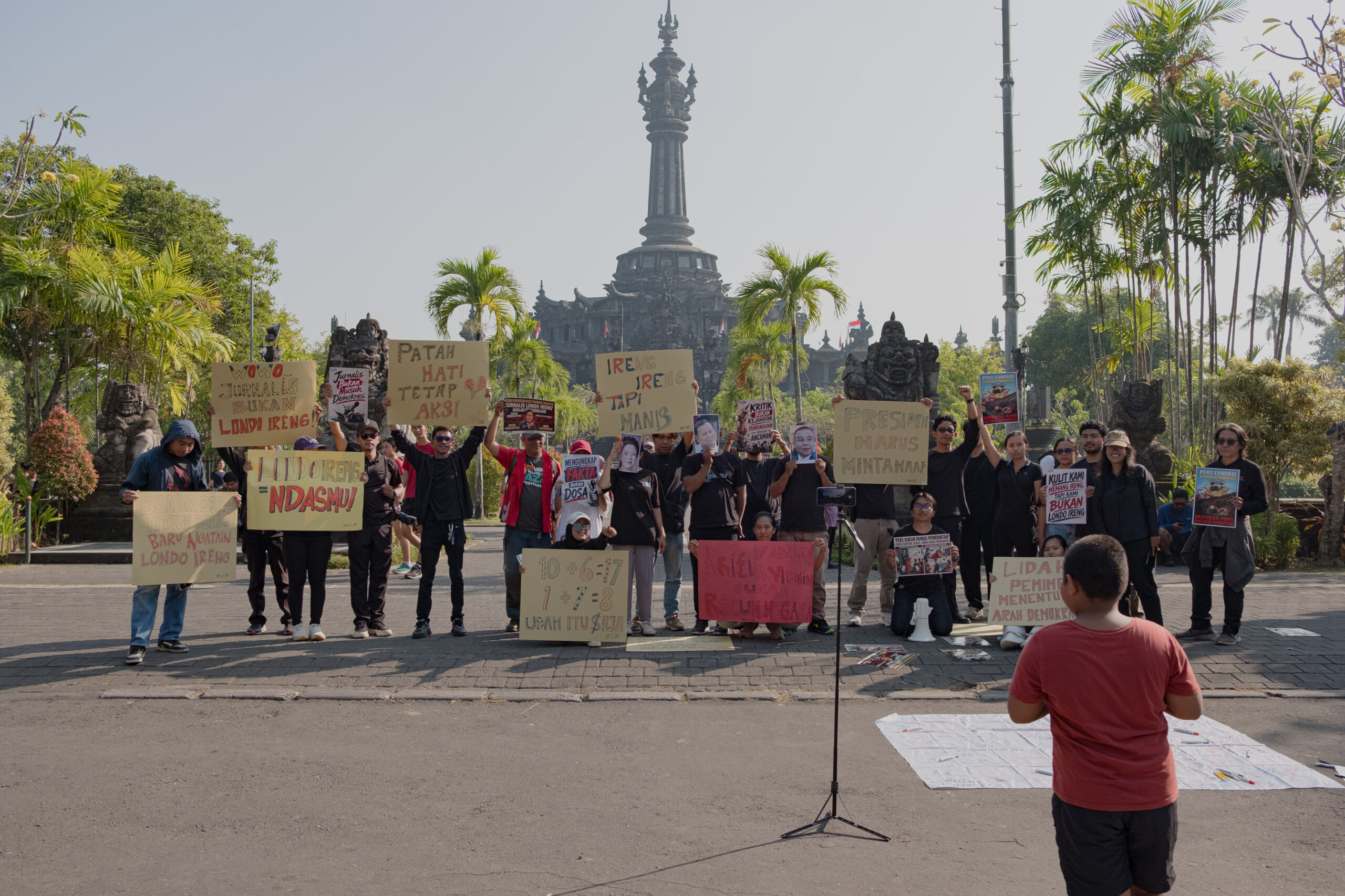 Berikut naskah berita yang telah ditulis ulang dengan gaya pemberitaan baru untuk media Balinews.id, lengkap dengan judul yang berbeda. Solidaritas Jurnalis Ba…