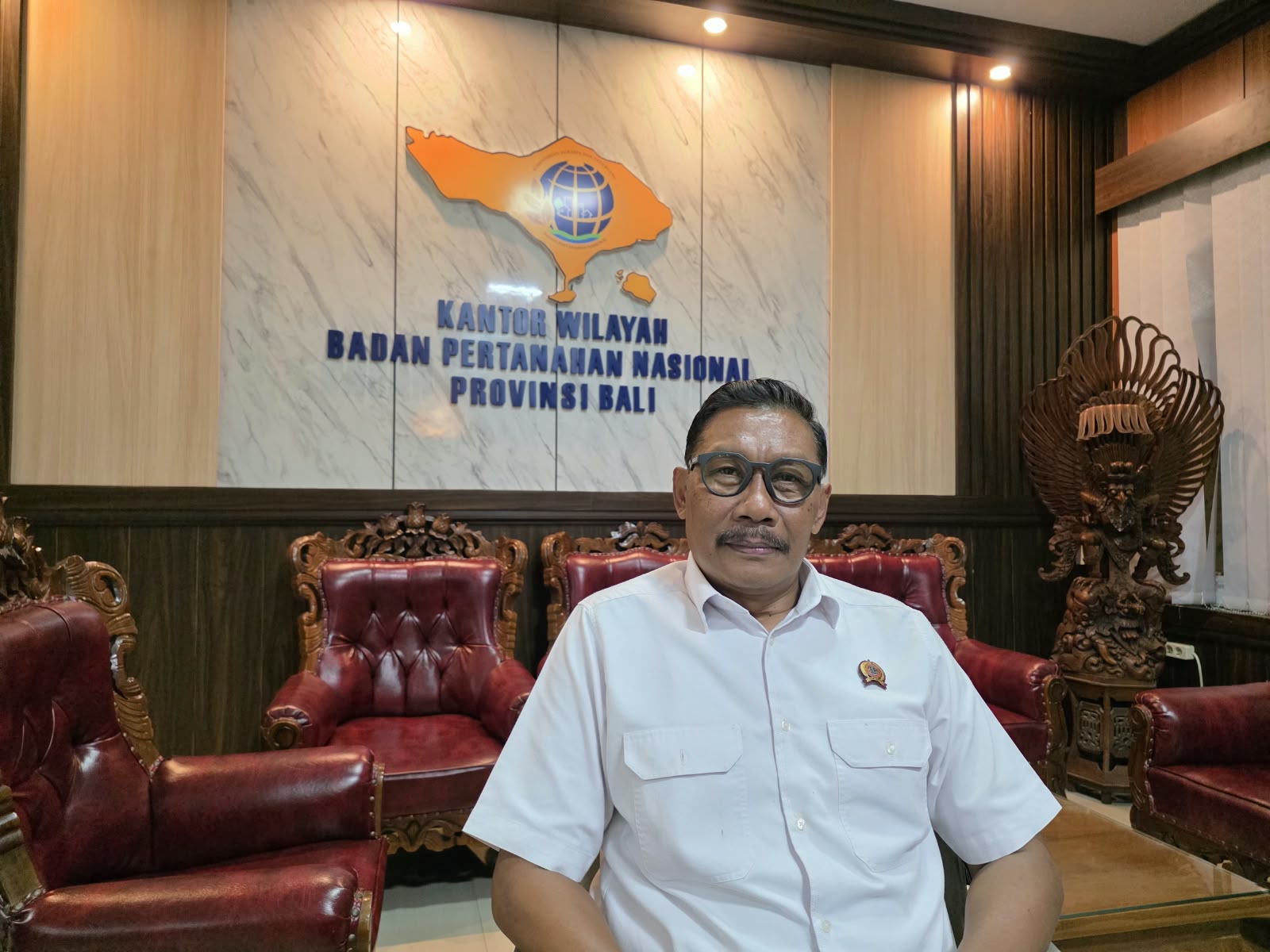 DENPASAR, BALINEWS.ID -  Buat masyarakat Bali yang pernah mengurus balik nama tanah, keluhan soal lamanya proses sertifikat bukan cerita baru. Kini, ada angin …