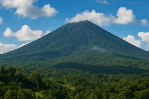 TABANAN, BALINEWS.ID – Jalur pendakian menuju puncak Gunung Batukaru (Pucak Kedaton) ditutup sementara. Kebijakan tersebut dilakukan sebagai langkah antisipasi…