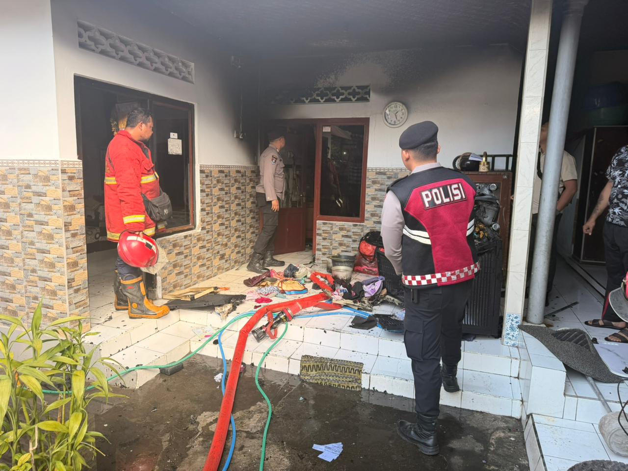 KLUNGKUNG, BALINEWS.ID – Kebakaran menghanguskan sebuah kamar tidur di rumah milik Desak Ketut Marhayani (60), di Jalan Kartini Nomor 17, Lingkungan Bucu, Kelu…
