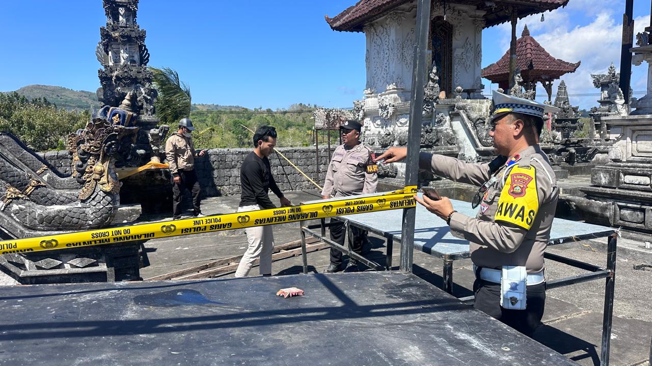 NUSA PENIDA, BALINEWS.ID – Kebakaran melanda Pura Puseh Desa Adat Batumadeg, Desa Batumadeg, Kecamatan Nusa Penida, Klungkung, Kamis (3/9/2026) siang. Api meng…