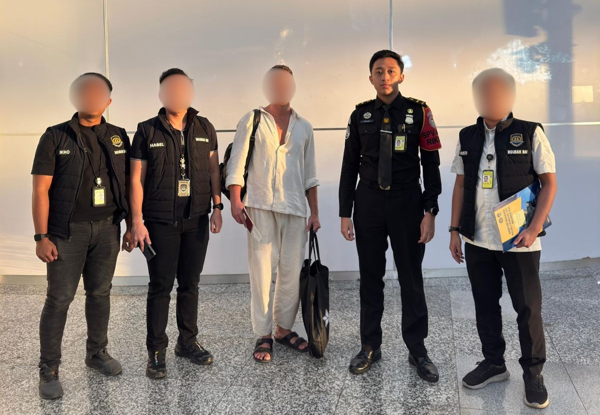 Imigrasi Ngurah Rai Deportasi 12 WNA dalam 10 Hari