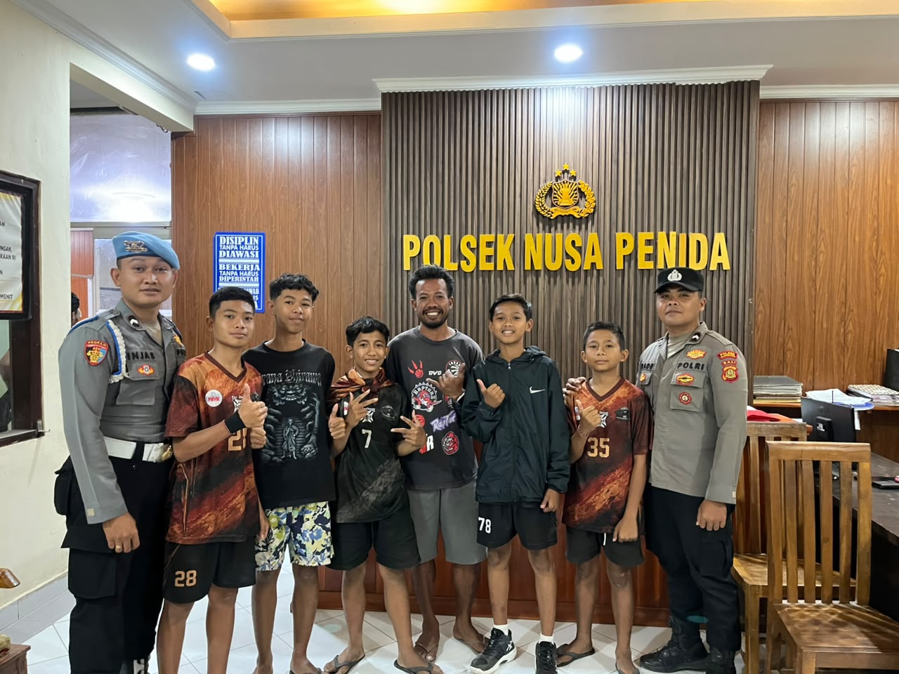 NUSA PENIDA, BALINEWS.ID – Sikap terpuji ditunjukkan seorang pelajar asal Desa Sakti, Kecamatan Nusa Penida, Kabupaten Klungkung. I Kadek Wahyu Aditya memilih …