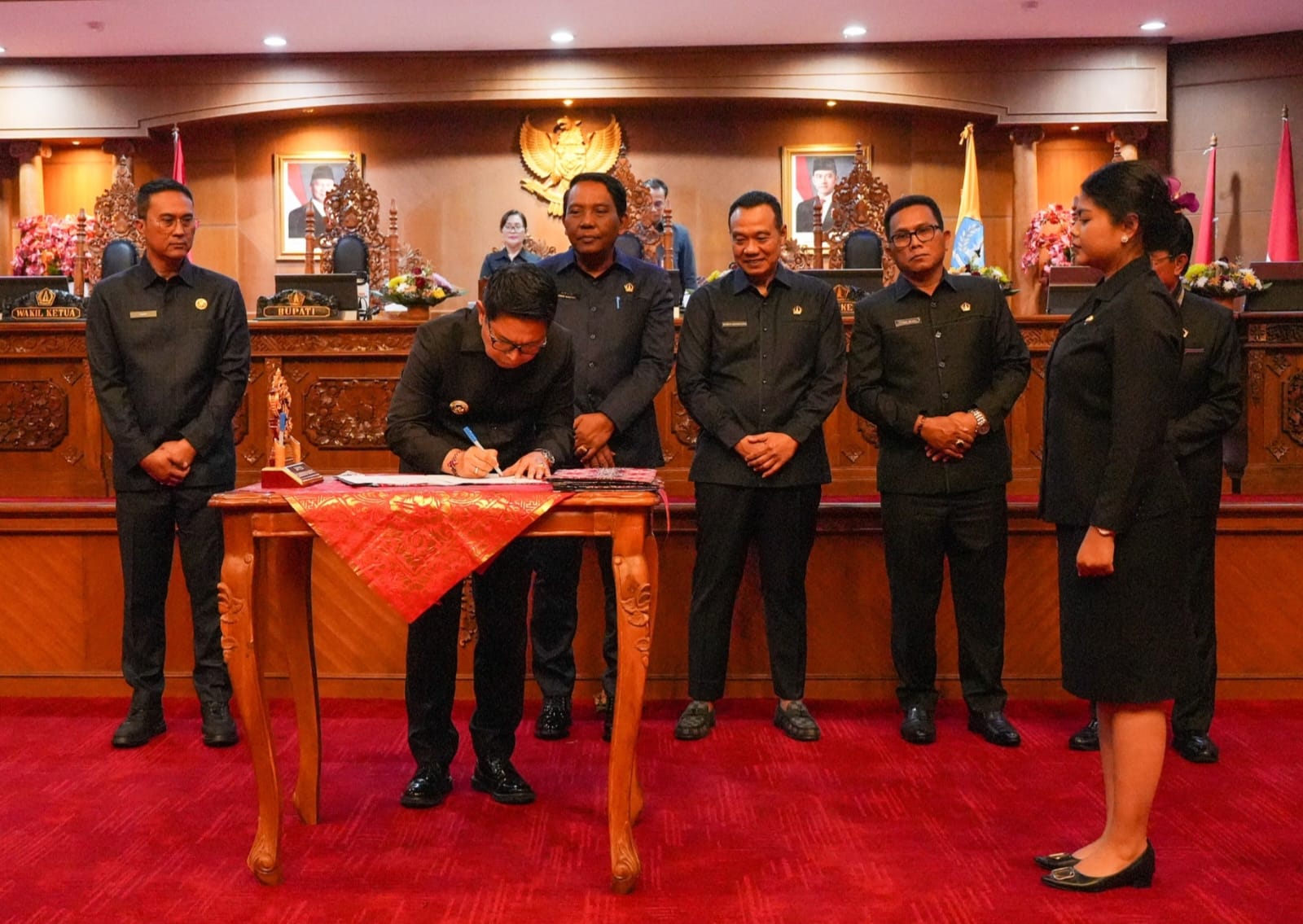 BADUNG,BALINEWS.ID - Pemerintah Kabupaten Badung bersama DPRD Kabupaten Badung secara resmi menetapkan Rancangan Peraturan Daerah (Raperda) Perubahan APBD Tahu…