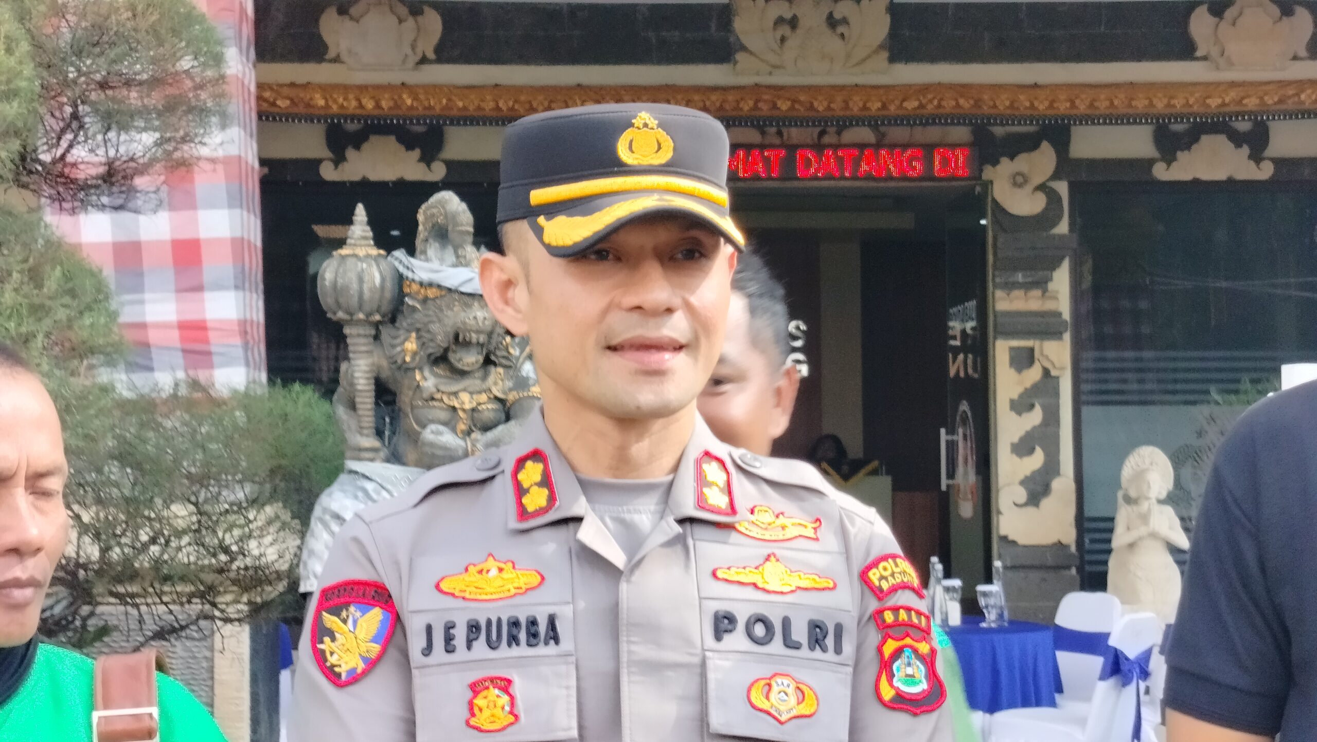 BADUNG, BALINEWS.ID - Penyalahgunaan atribut pengemudi ojek online oleh oknum pelaku kejahatan menjadi perhatian Polres Badung. Kepolisian menyebut, atribut oj…