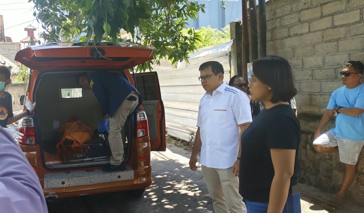 KUTA, BALINEWS.ID - Seorang warga negara Australia berinisial SDJ (57) bersama dua anaknya, masing-masing ADS (7) dan LKS (4) ditemukan meninggal dunia di sebu…