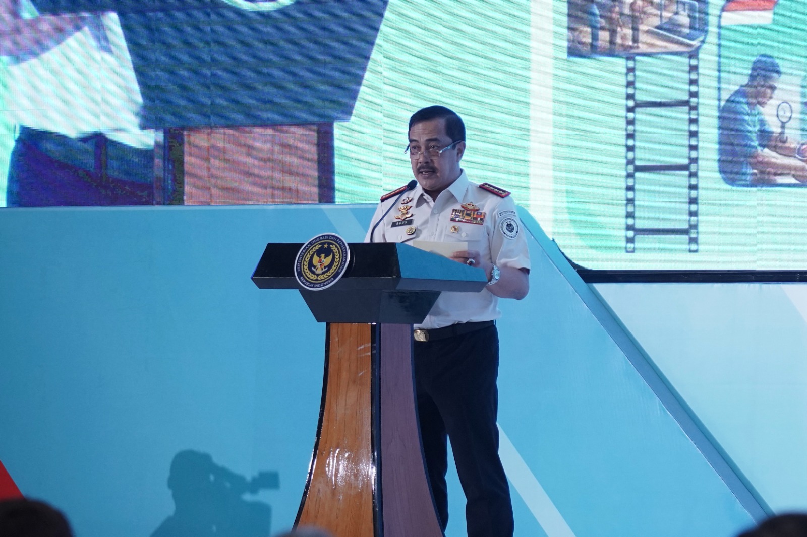 Rakor Kemenimipas Hasilkan 33 SOP dan 5 Instrumen Baru, Menteri Agus Tekankan Pengendalian Pungli dan Gratifikasi