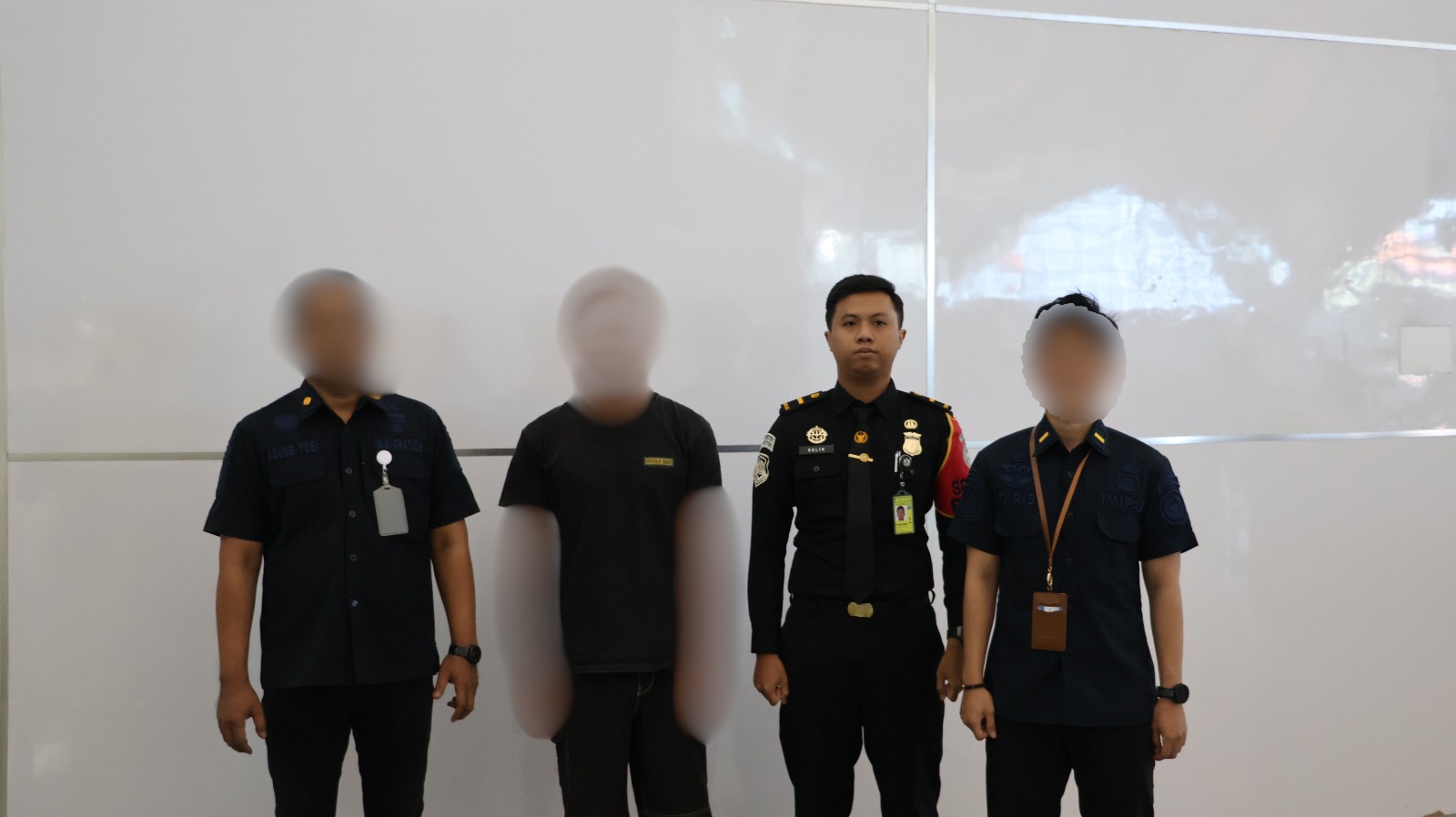 Serahkan Diri Usai Overstay 100 Hari, WN Prancis Dideportasi dari Bali