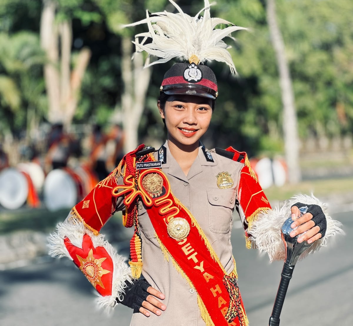 Polwan Polsek Nusa Penida Ambil Bagian di IAWP, Bripda Prastika Rani Jadi Stick Master Marching Band Polda Bali