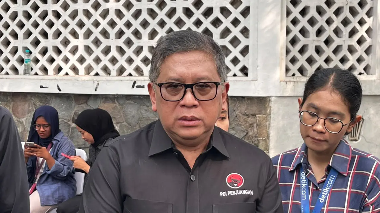 Guruh Soekarnoputra Meninggal Dunia, PDIP Kibarkan Bendera Setengah Tiang