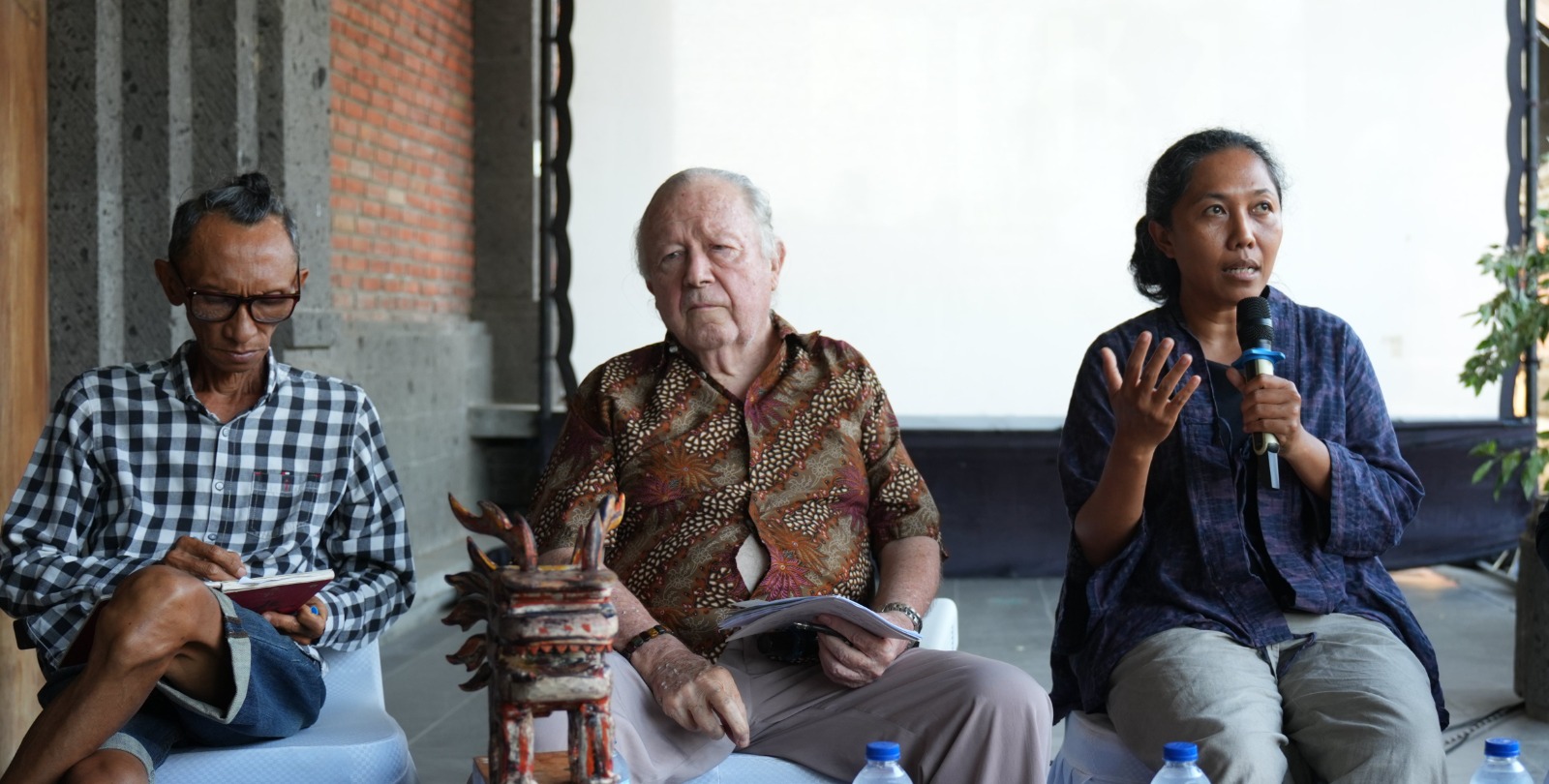 Dialog budaya Beranda Bentara bertajuk “Ruang, Rasa, Sesama: Refleksi Seni dan Kepedulian Hari Ini” yang digelar Bentara Budaya Bali di Gedung Unit 1 Kompas Gramedia Ketewel, Gianyar, Jumat (25/9/2026).