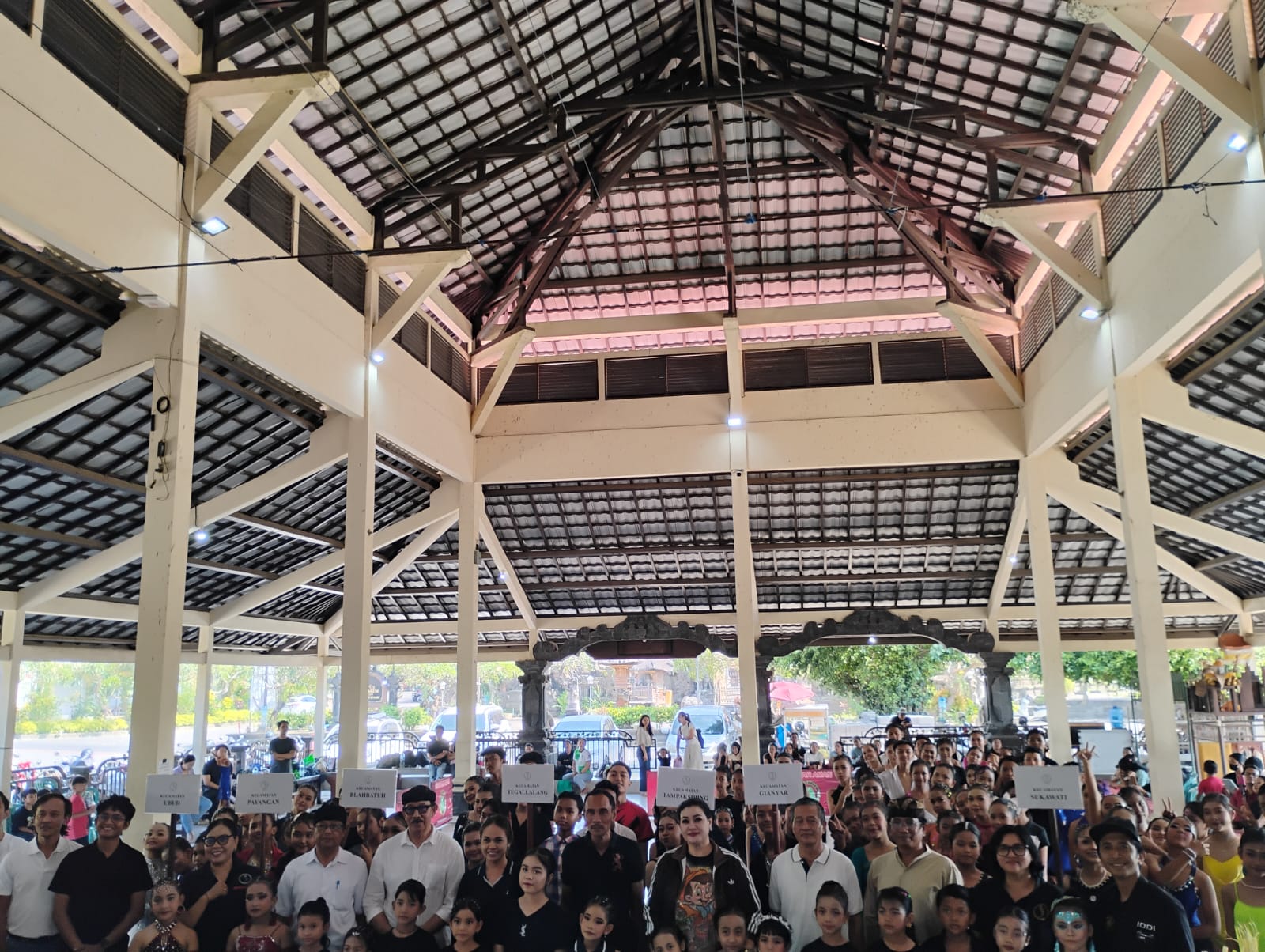 Gianyar Dancesport Festival 2026 yang kembali digelar di Wantilan Pura Dalem Guwang, Kecamatan Sukawati, Minggu (27/9/2026).