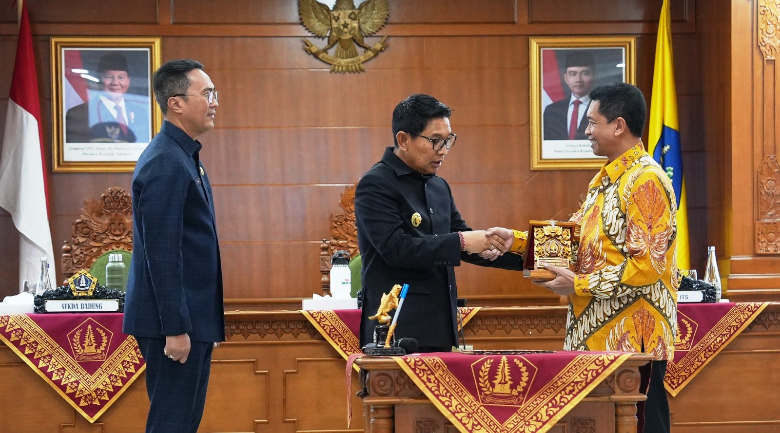 Gandeng ITS Surabaya, Pemkab Badung Rilis AMDK Botol Kaca Baliss Ramah Lingkungan