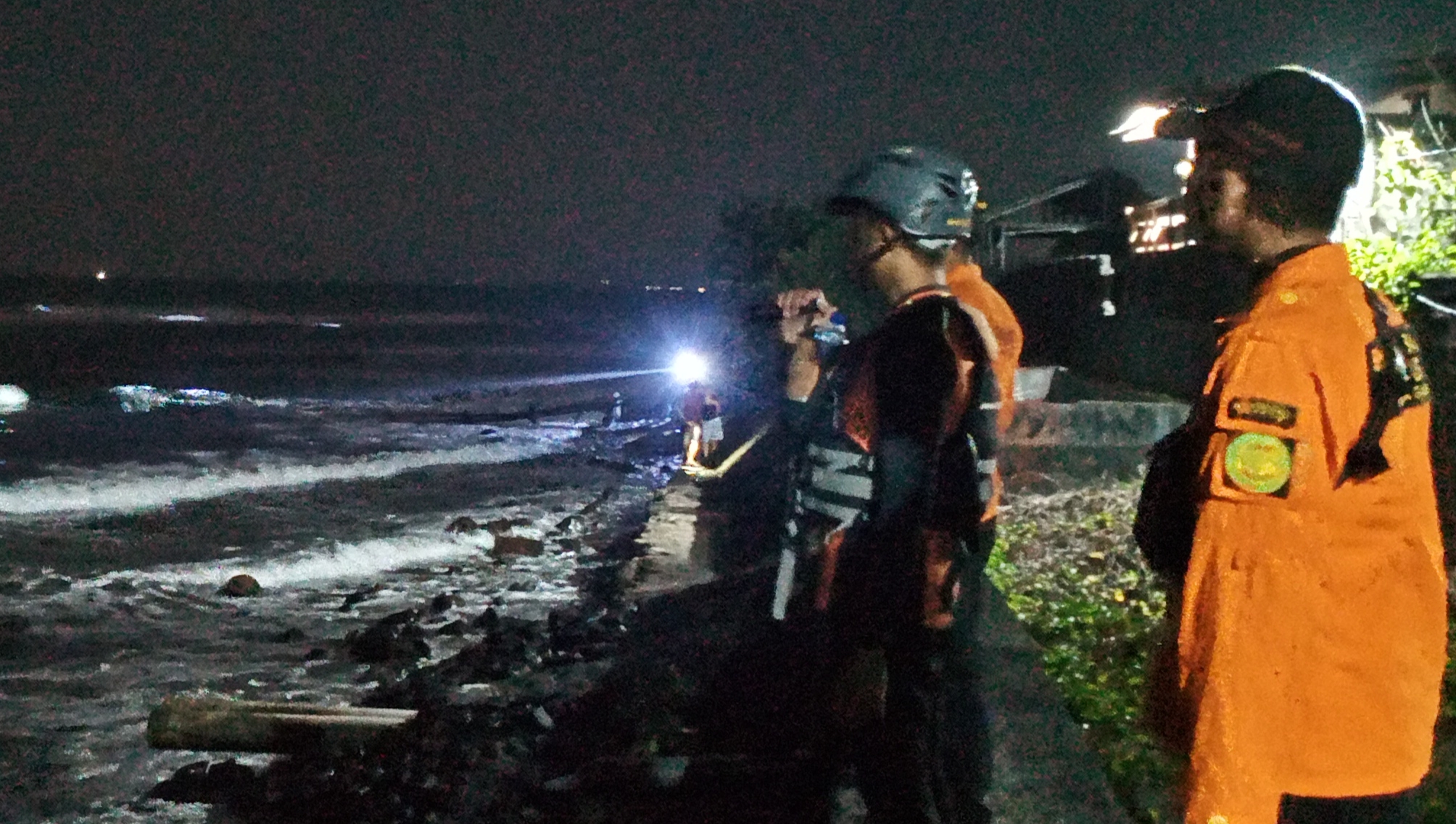 Terseret Arus Saat Berenang di Pantai Gerokgak, Anak Belasan Tahun Ini Dalam Pencarian