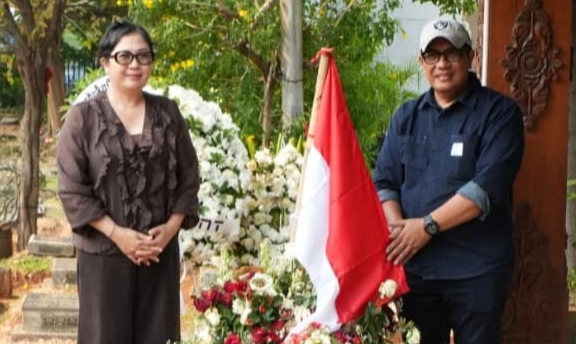 Ziarah ke Makam Guruh Soekarnoputra, Bupati Sanjaya Ungkap Duka Mendalam
