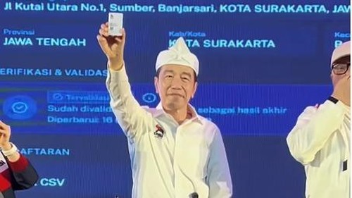 Tangkapan Layar Jokowi Menunjukan KTA PSI