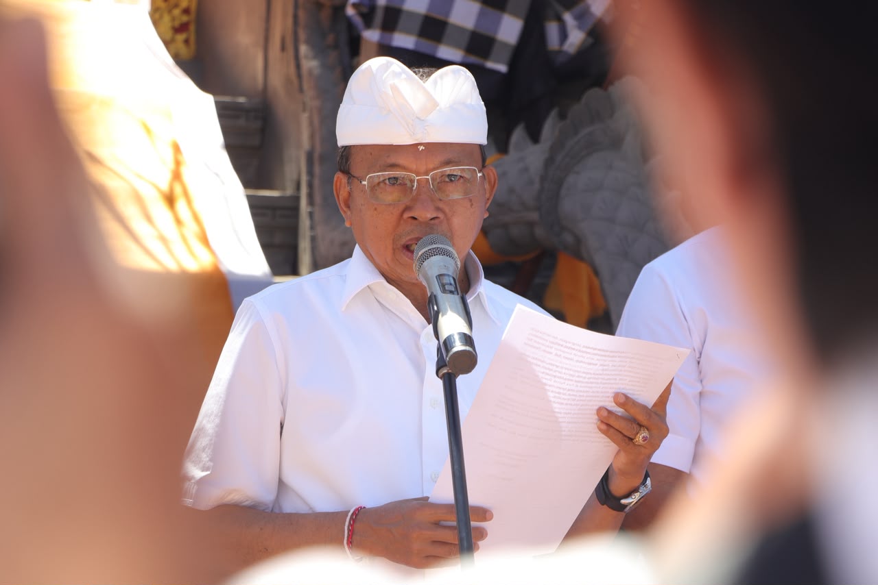 Gubernur Koster Soroti Pelaku Usaha Belum Gunakan Aksara Bali, Beri Tenggat April 2027