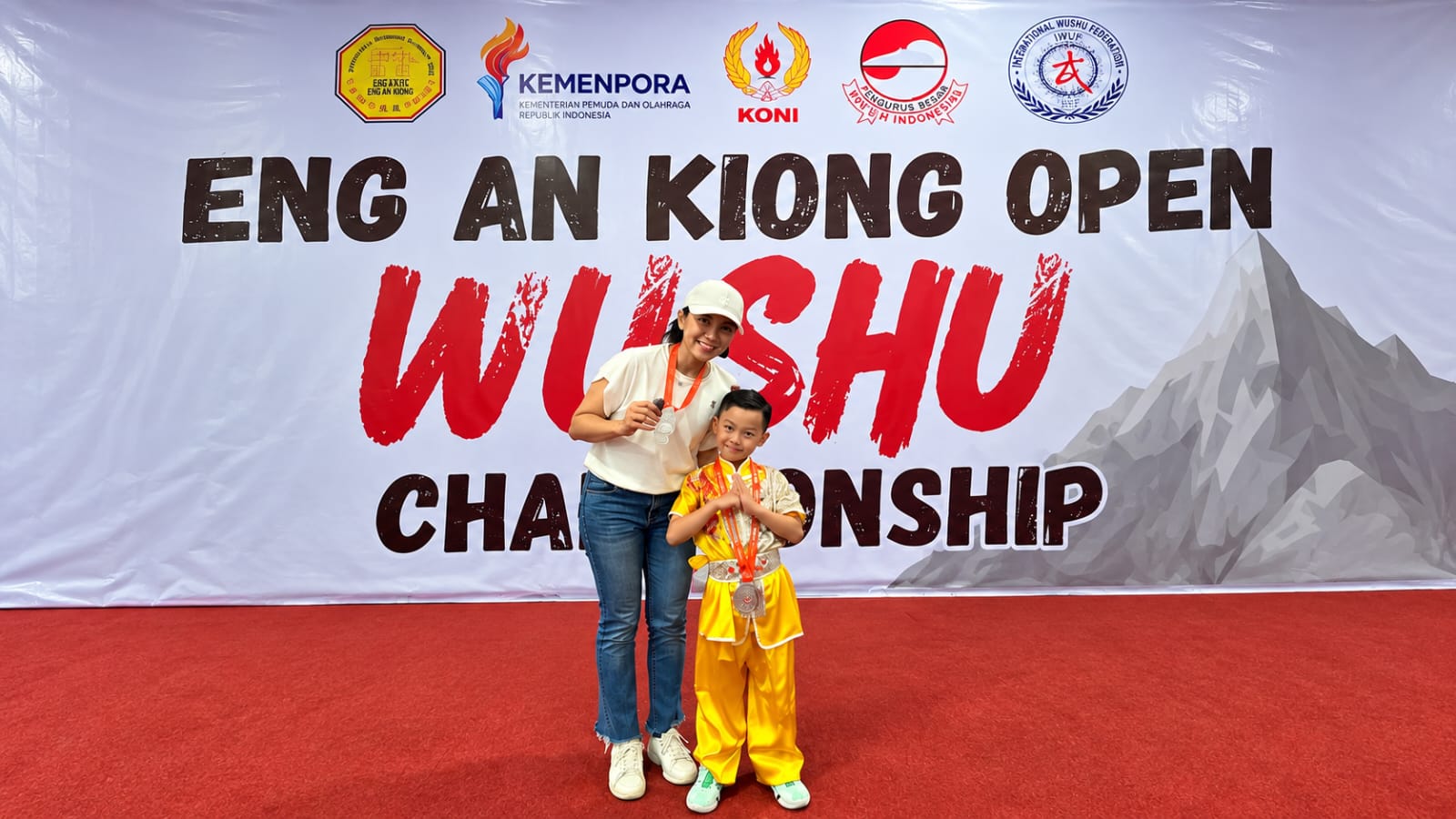 Baru 3 Bulan Belajar Wushu, Anak Ketiga Winda Viska Bikin Sang Mami Sesak, Pulang Bawa Medali Perak