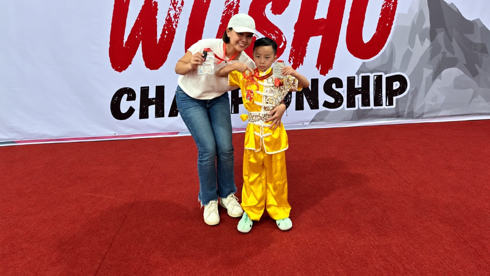 Baru 3 Bulan Belajar Wushu, Anak Ketiga Winda Viska Bikin Sang Mami Sesak, Pulang Bawa Medali Perak