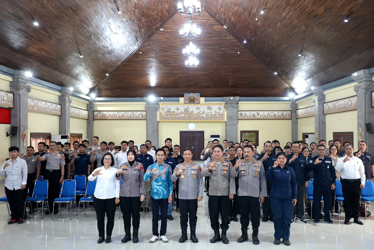 Perkuat Komunikasi Publik, Bidhumas Polda Bali Latih Personel Olah Informasi Lewat Desain Grafis