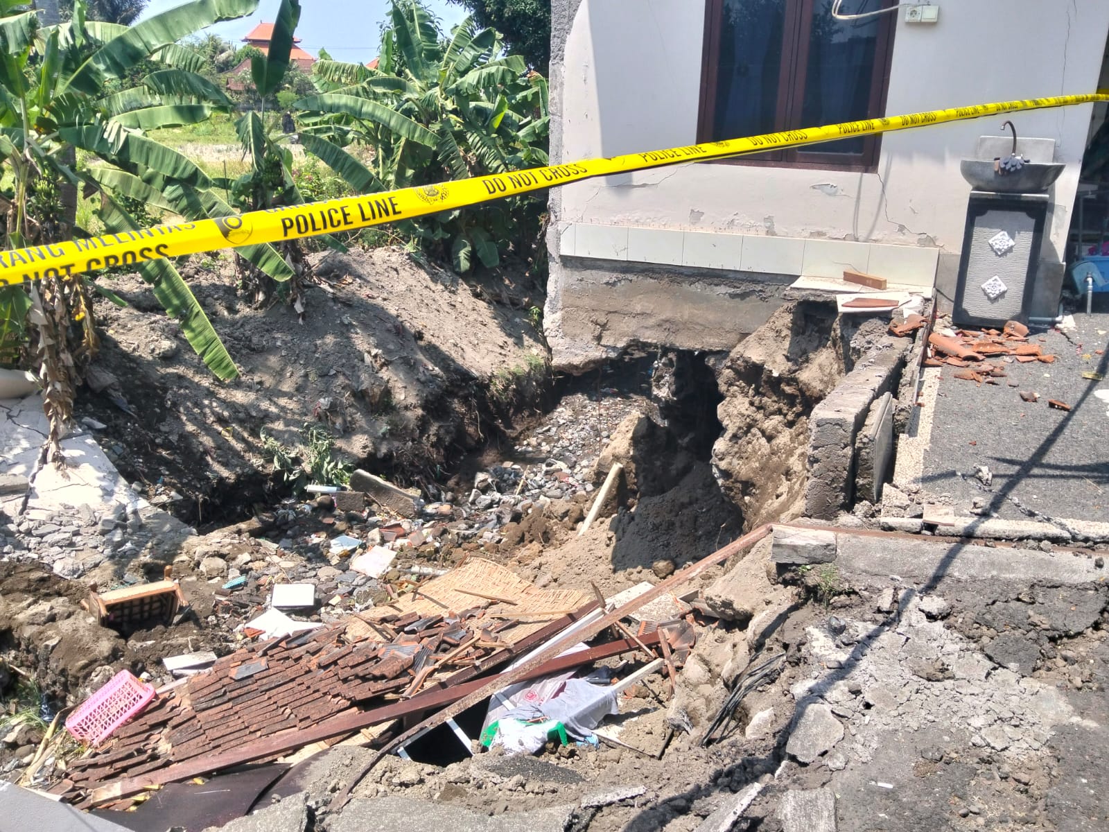 Senderan Sungai Jebol, Dua Rumah di Kamasan Rusak, Kerugian Ditaksir hingga Rp95 Juta