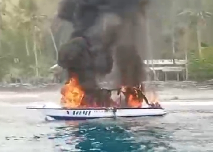Boat Snorkeling Naomi Terbakar di Gamat Bay Nusa Penida, Kapten Alami Luka Bakar