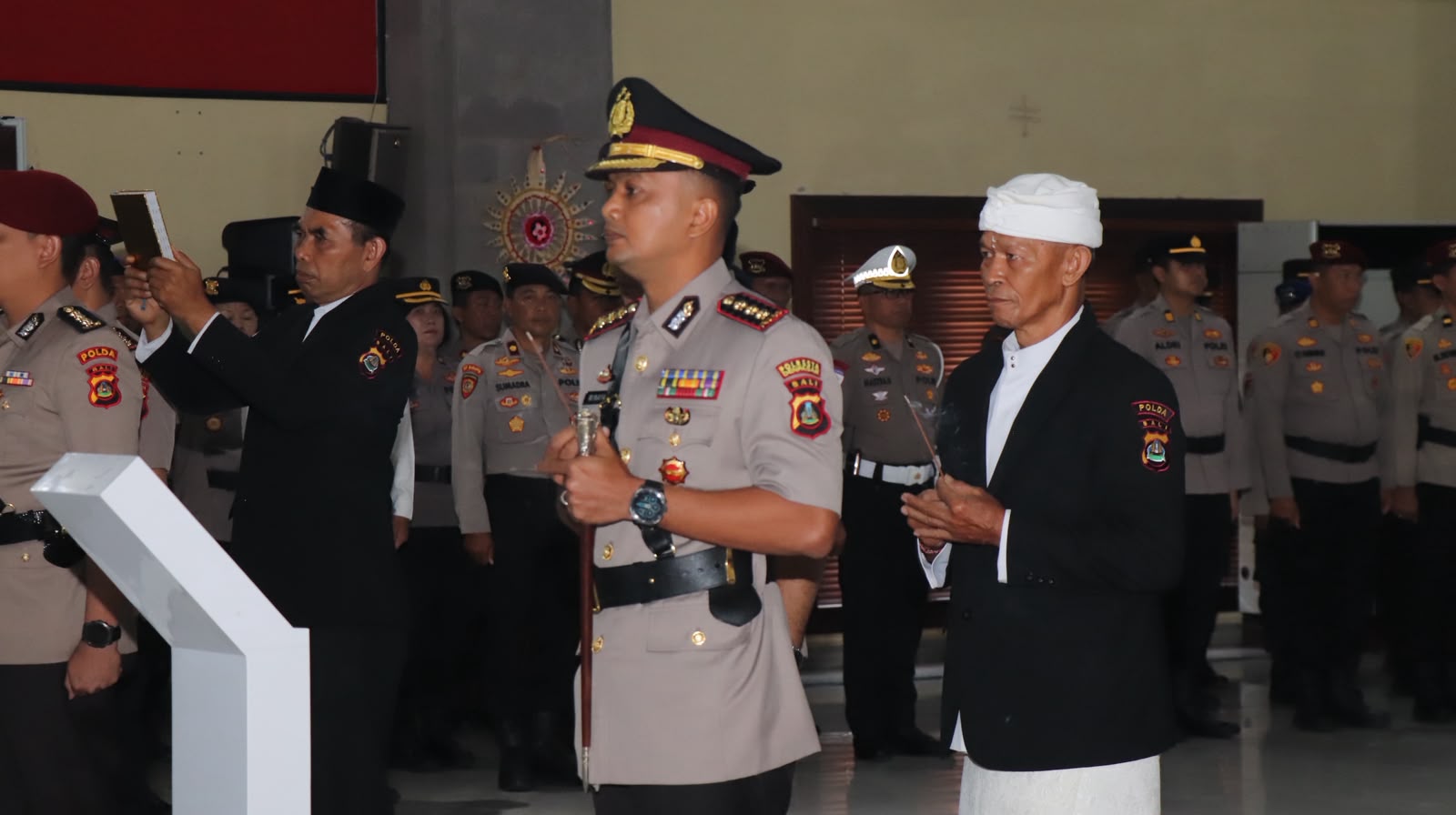 Wayan Winaya Officially Takes Over as Denpasar Police Chief, Leonardo David Transferred to National Police Internal Affairs Division