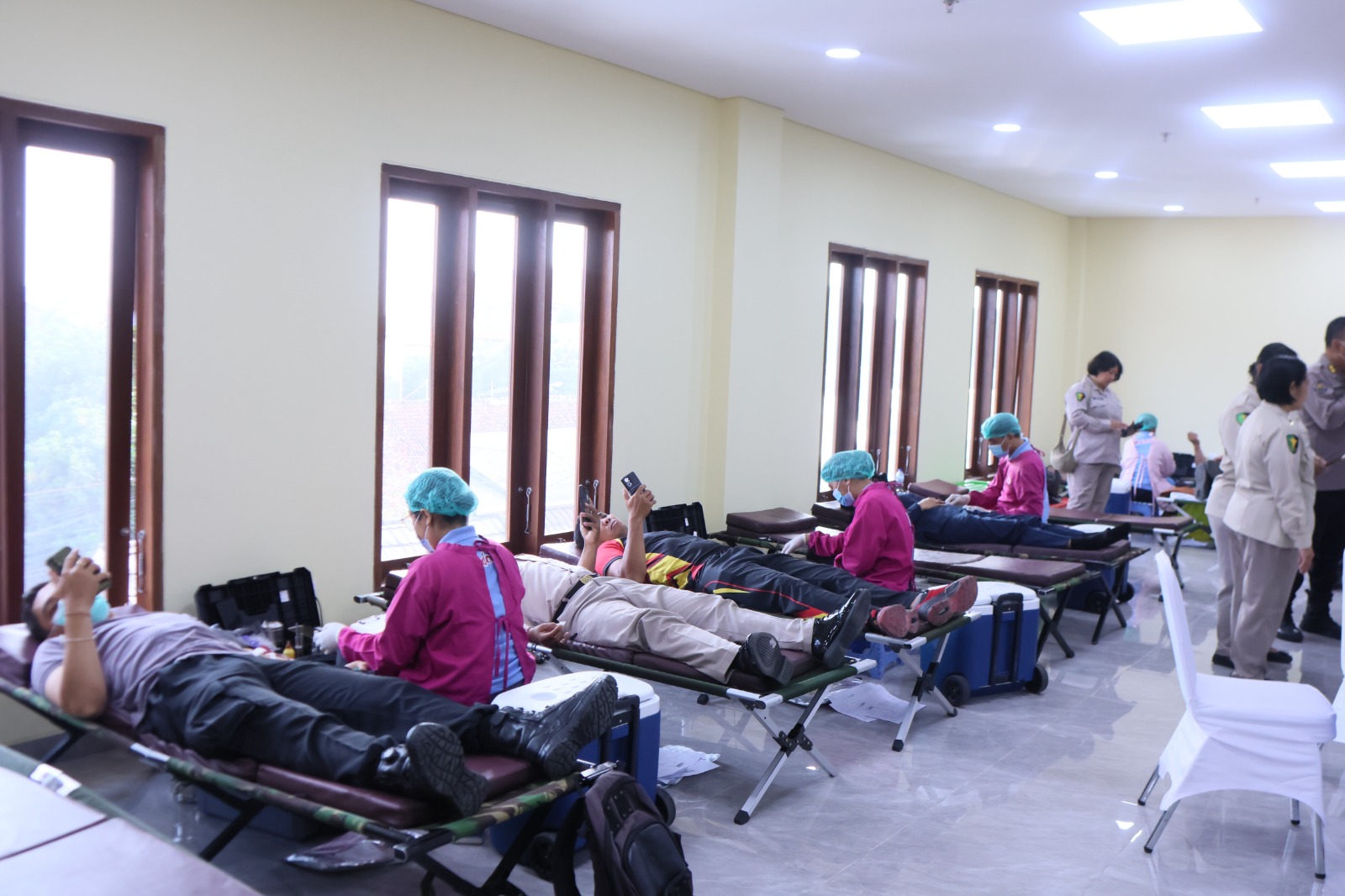 Bali Police Public Relations Unit Holds Blood Donation Drive Ahead of 75th Anniversary of Polri Public Relations