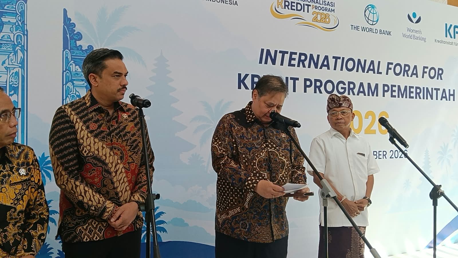 Airlangga Urges Indonesia Not to Panic Over US Dollar Pressure, Says Strong Economic Fundamentals Are Key