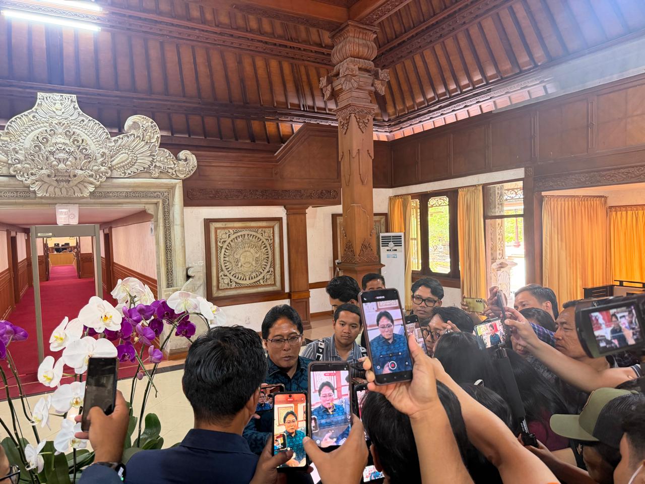 Bali Deputy Governor Explains Absence from Fuel Station Inspections, Reveals Pertamina’s Assurance on Supply Crisis