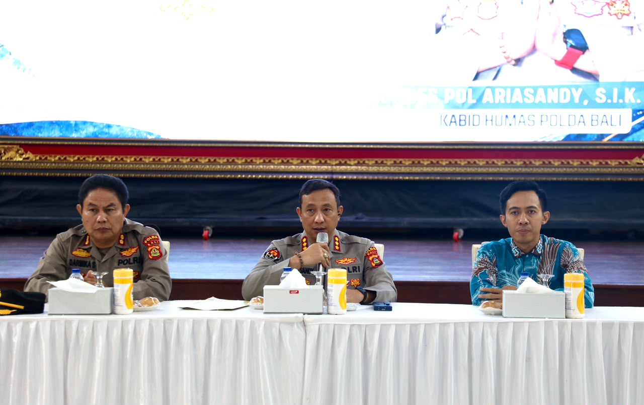 Bali Police Public Relations Directorate Trains Officers in Graphic Design to Improve Public Communications