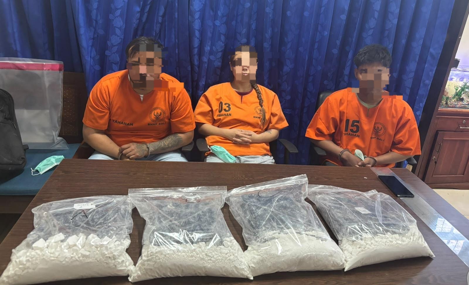 Two Chilean Nationals Arrested in Bali with 4.59 Kilograms of Suspected Cocaine, Indonesian Suspect Also Detained
