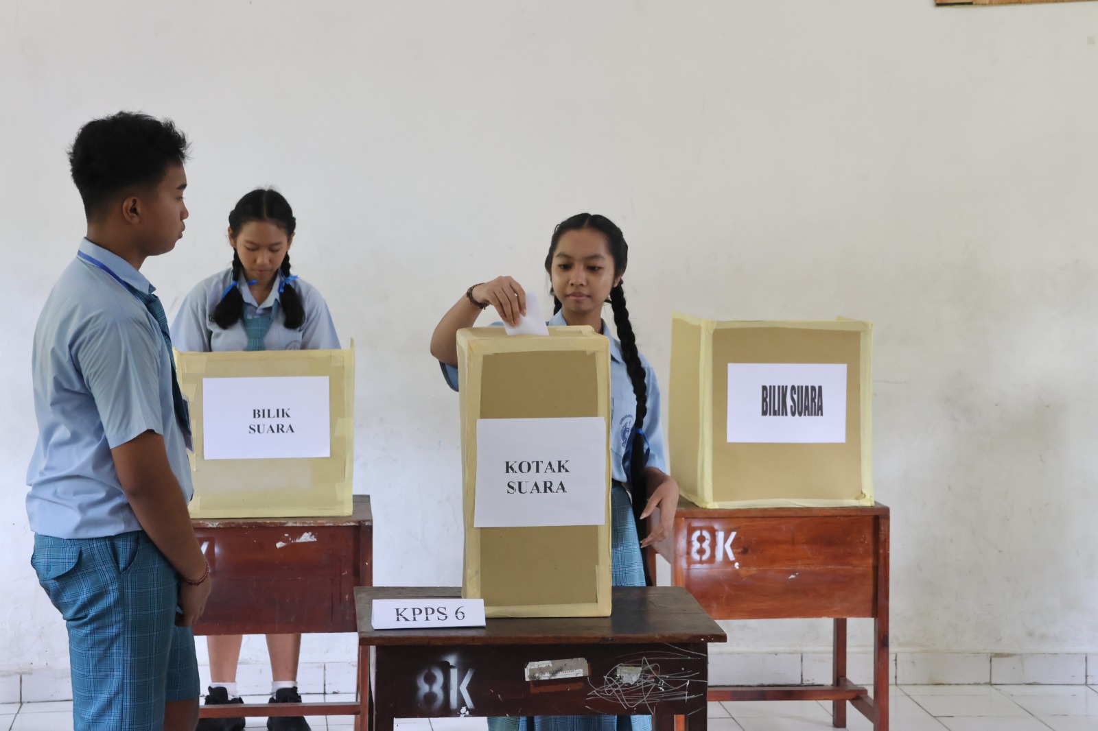 Bali Election Commission Monitors Student Council Elections in Bangli and Tabanan to Promote Early Democracy Education