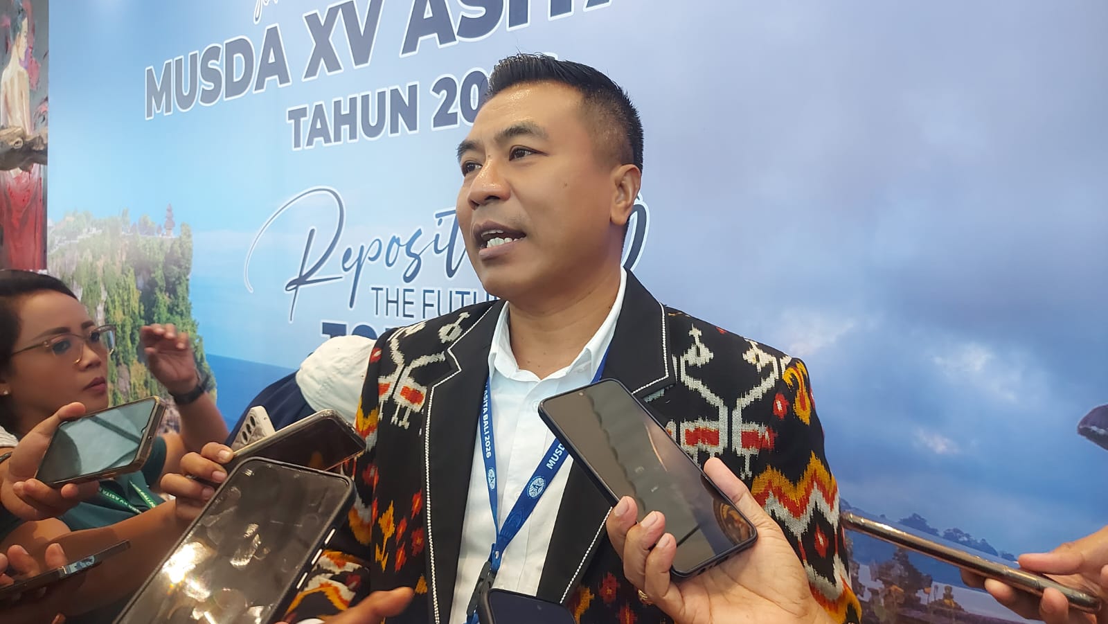  Ketua DPD ASITA (Asosiasi Perusahaan Perjalanan Wisata Indonesia) Bali, I Putu Winastra, S.AB., M.A.P.