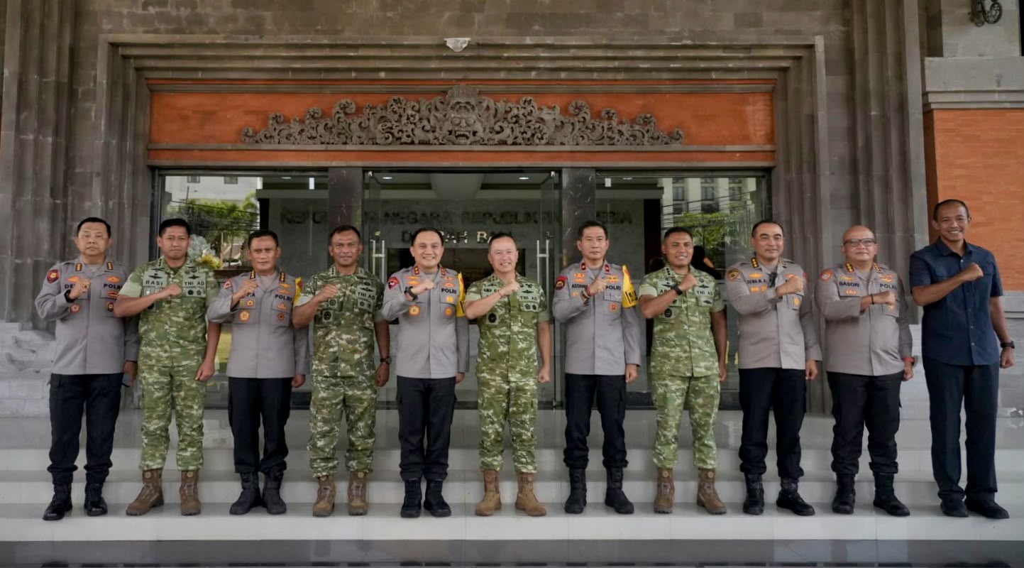 Ahead of New Assignment, Udayana Military Commander Piek Budyakto Meets Bali Police Chief