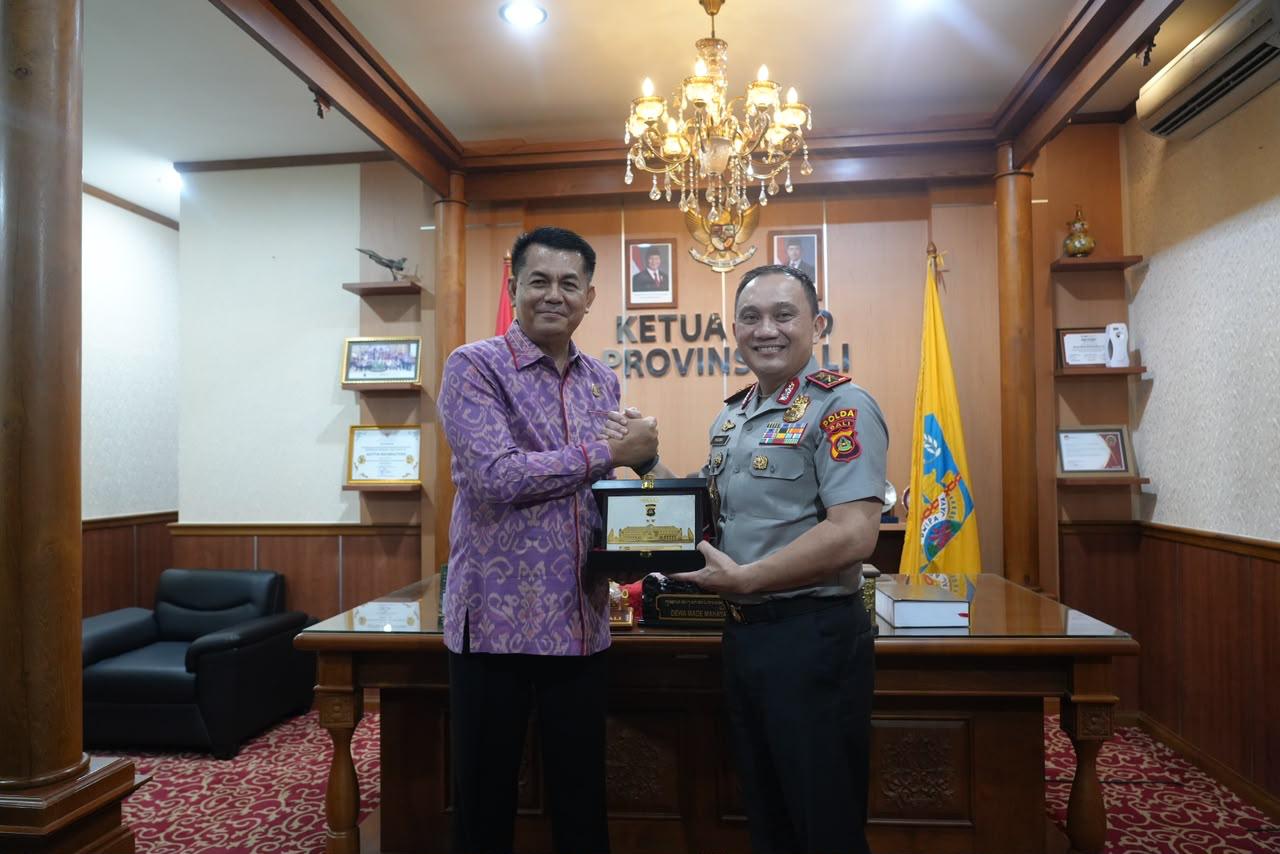 Bali Police Chief Meets Bali Legislative Council Speaker to Strengthen Security Cooperation